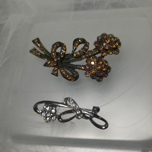 Vintage Flower Brooches Lot of 2 - Picture 7 of 9